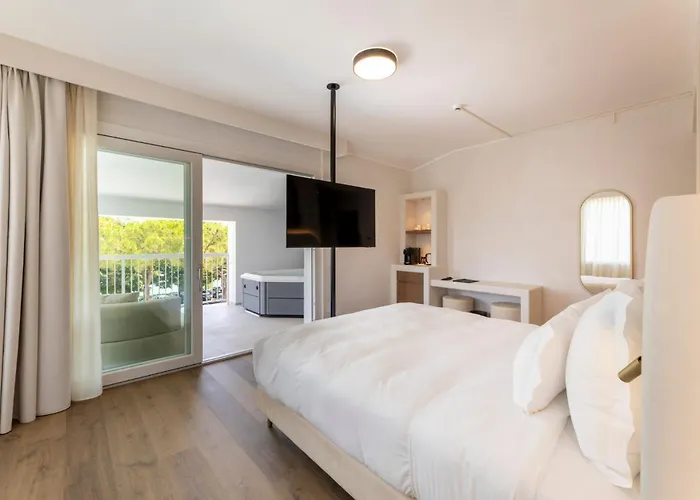 Hi Hotels Sirmione - Heated Lakeview Pool